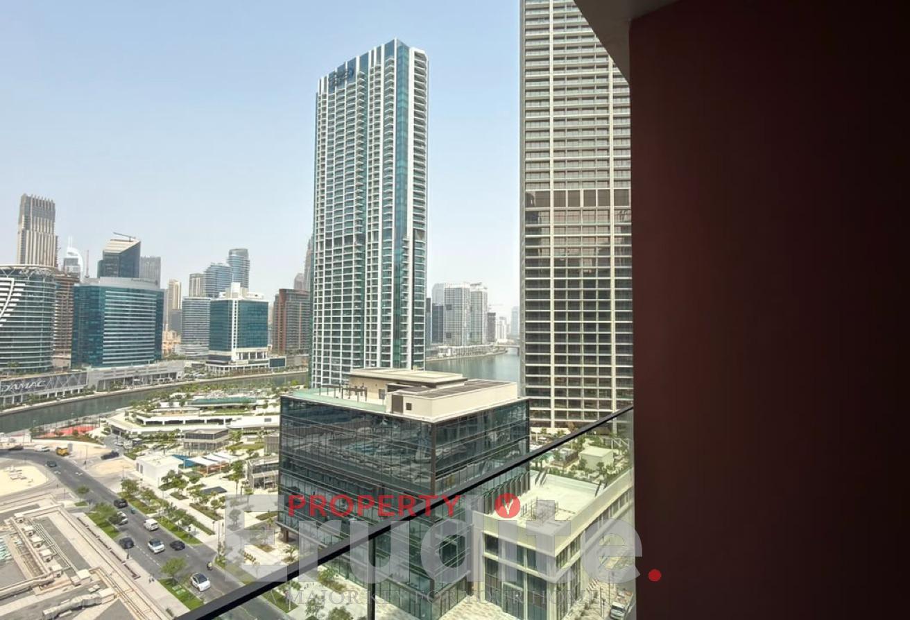 Burj View / Furnished / Prime Area photo 13