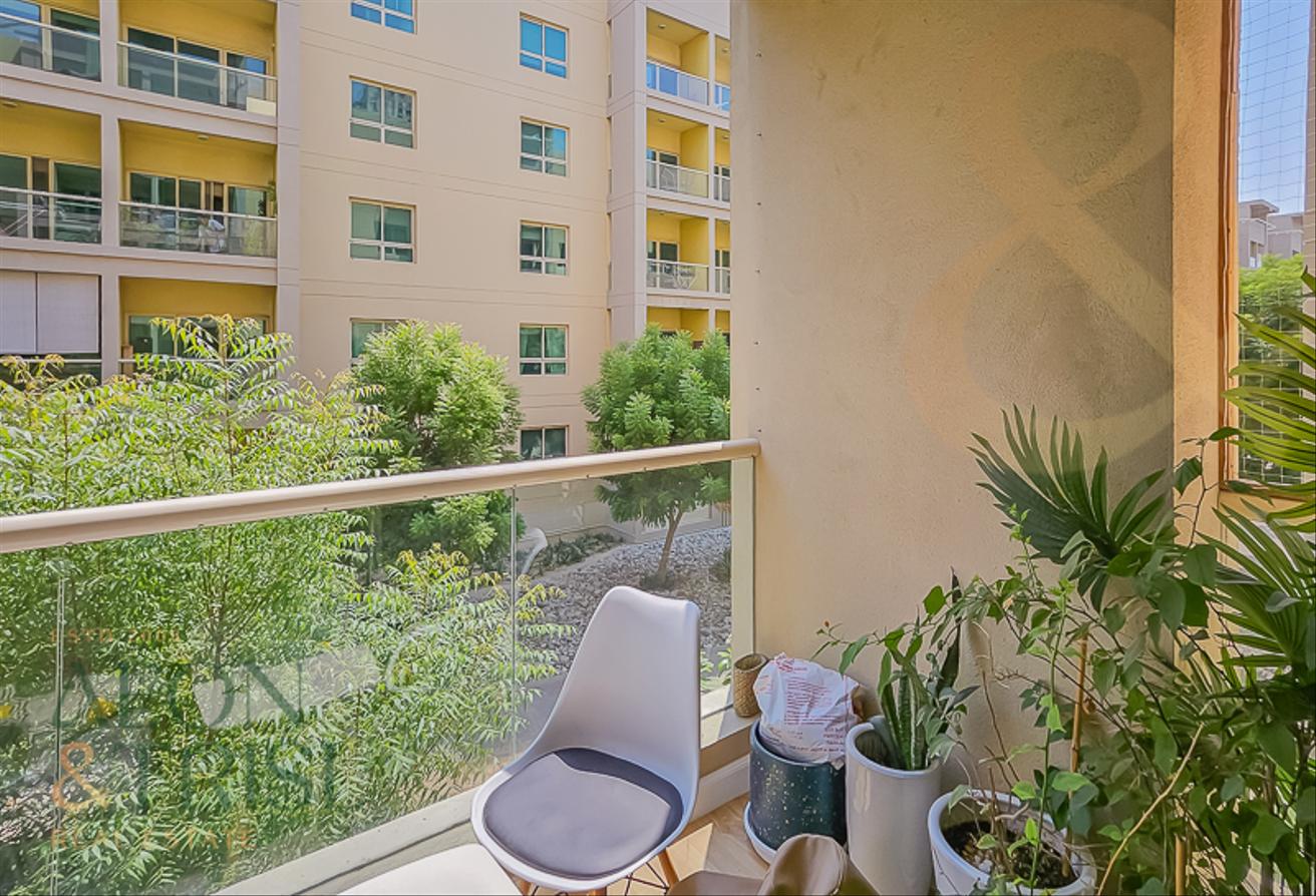Fully Upgraded| Fully Furnished| Ready To Move photo 6