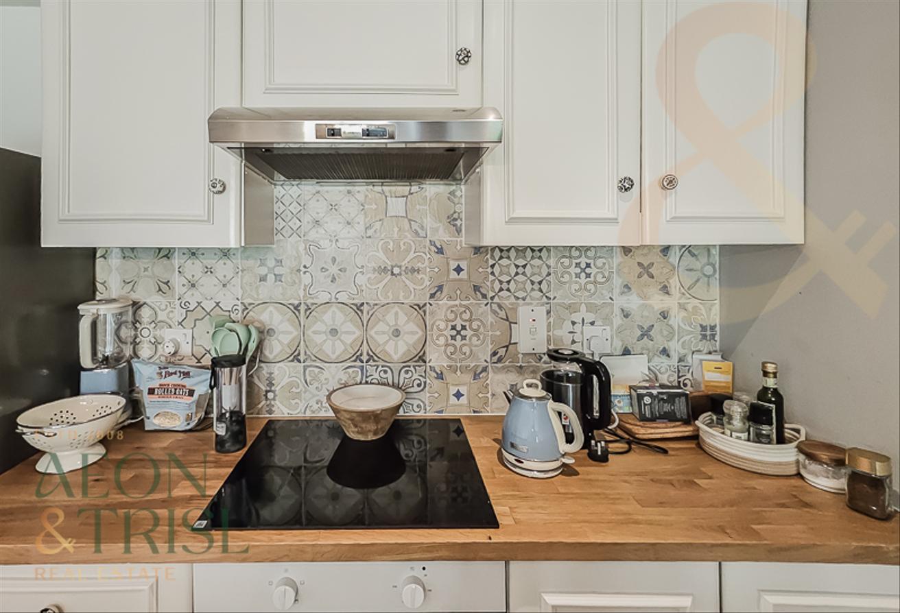 Fully Upgraded| Fully Furnished| Ready To Move photo 10
