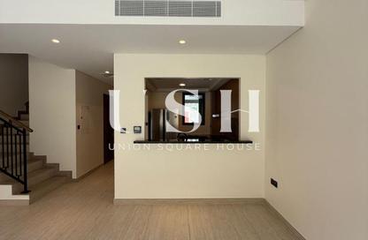 Townhouse - 4 - 4 for rent in Portofino - Damac Lagoons - Dubai