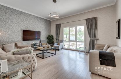 Villa - 3 Bedrooms - 3 Bathrooms for rent in Meadows 9 - Meadows - Dubai
