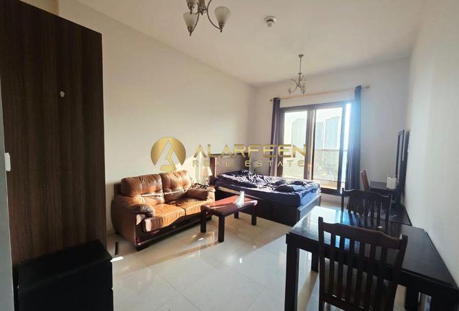 Fully Furnished l Bright Unit l Call Now photo 2