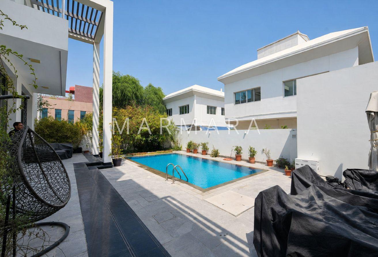 Modern 5-Bed Semi-Detached Villa | Pool, Garden photo 27
