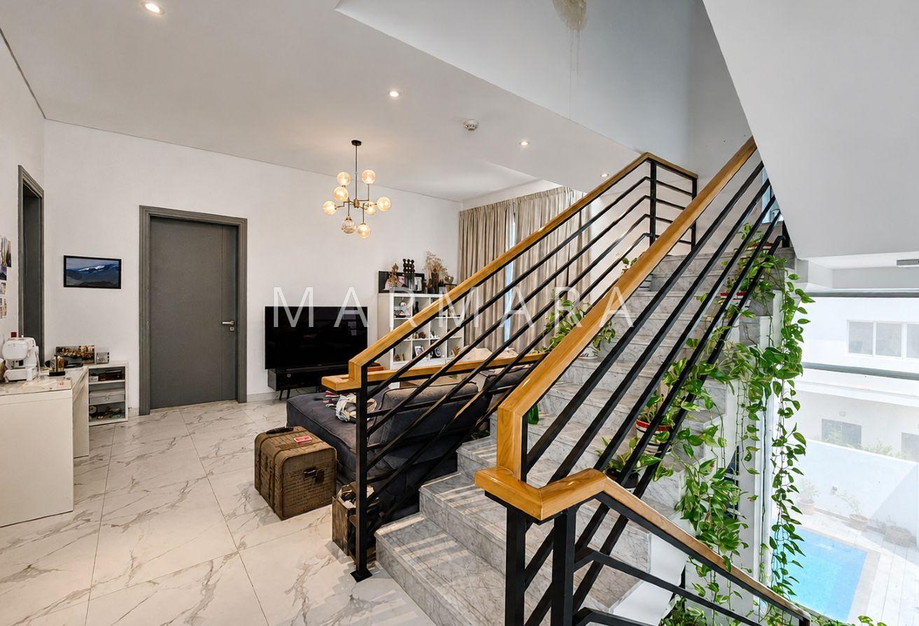 Modern 5-Bed Semi-Detached Villa | Pool, Garden photo 13
