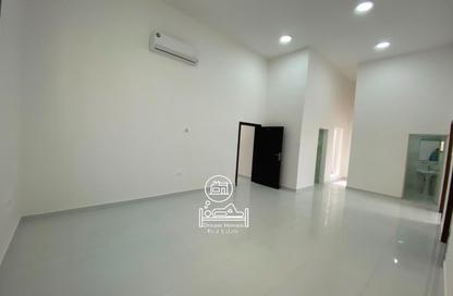 Apartment - 2 Bedrooms - 2 Bathrooms for rent in Baniyas - Abu Dhabi Apartment - 2 Bedrooms - 2 Bathrooms for rent in Baniyas - Abu Dhabi