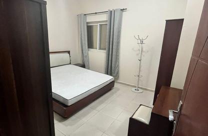 Apartment - 2 Bedrooms - 1 Bathroom for rent in Al Qulaya'ah - Al Sharq - Sharjah