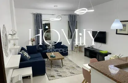 شقة - غرفة نوم - 2 حمامات للايجار في Q06 - طراز فرنسي - المدينة العالمية - دبي