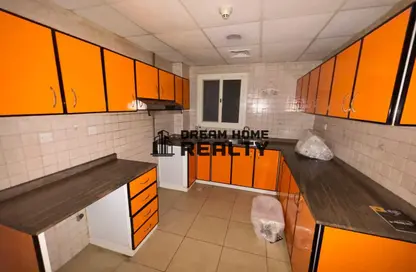 شقة - 2 غرف نوم - 2 حمامات للايجار في التعاون - الشارقة