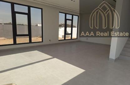 Villa - 4 Bedrooms - 6 Bathrooms for rent in Al Aweer 1 - Al Aweer - Dubai