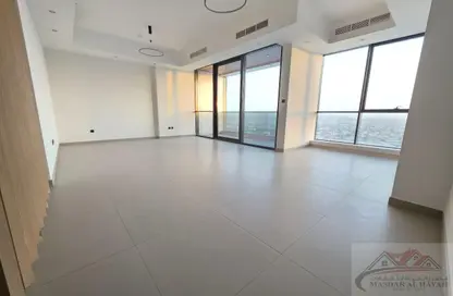 Apartment - 3 Bedrooms - 3 Bathrooms for rent in La Plage Tower - Al Mamzar - Sharjah - Sharjah