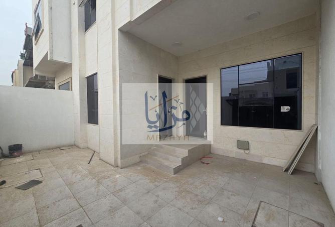 127912138 - Property Image 2
