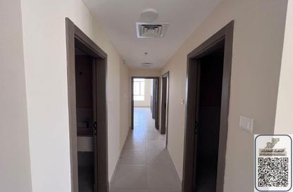 Apartment - 2 Bedrooms - 3 Bathrooms for rent in Corniche Tower - Ajman Corniche Road - Ajman