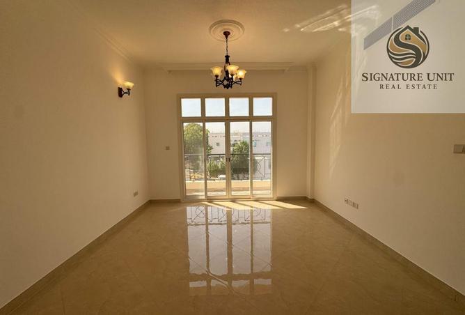 Spacious 3BR Villa with Private Entrance | Mirdif photo 2