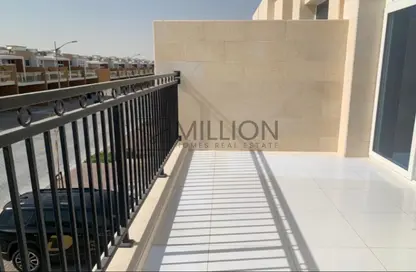 Townhouse - 3 Bedrooms - 3 Bathrooms for rent in Victoria - Damac Hills 2 - Dubai