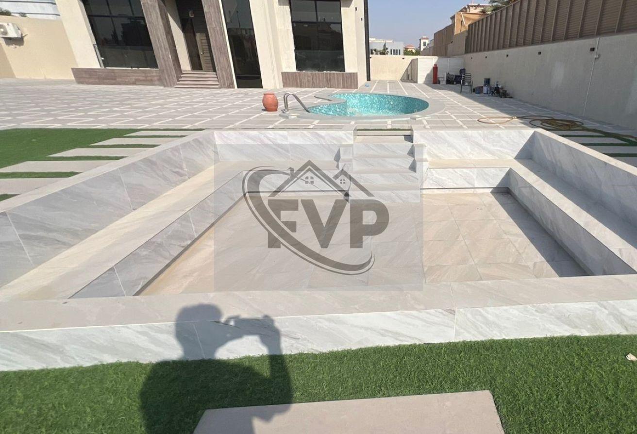 Spacious 5BHK+Maids Villa| Private pool | Big yard photo 2