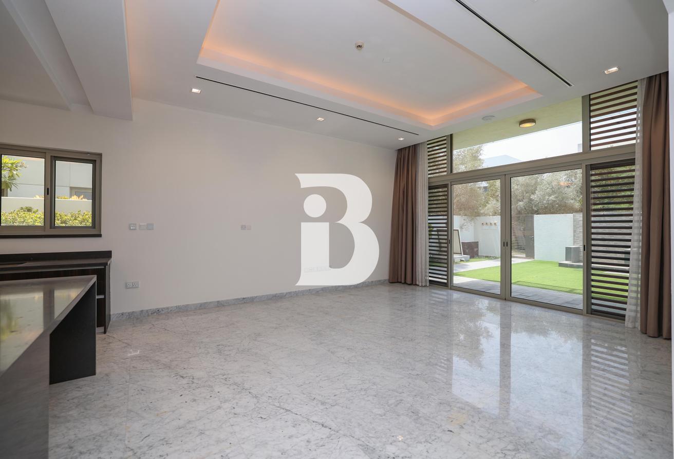 Central Location| Vastu| OPEN FOR OFFERS photo 8
