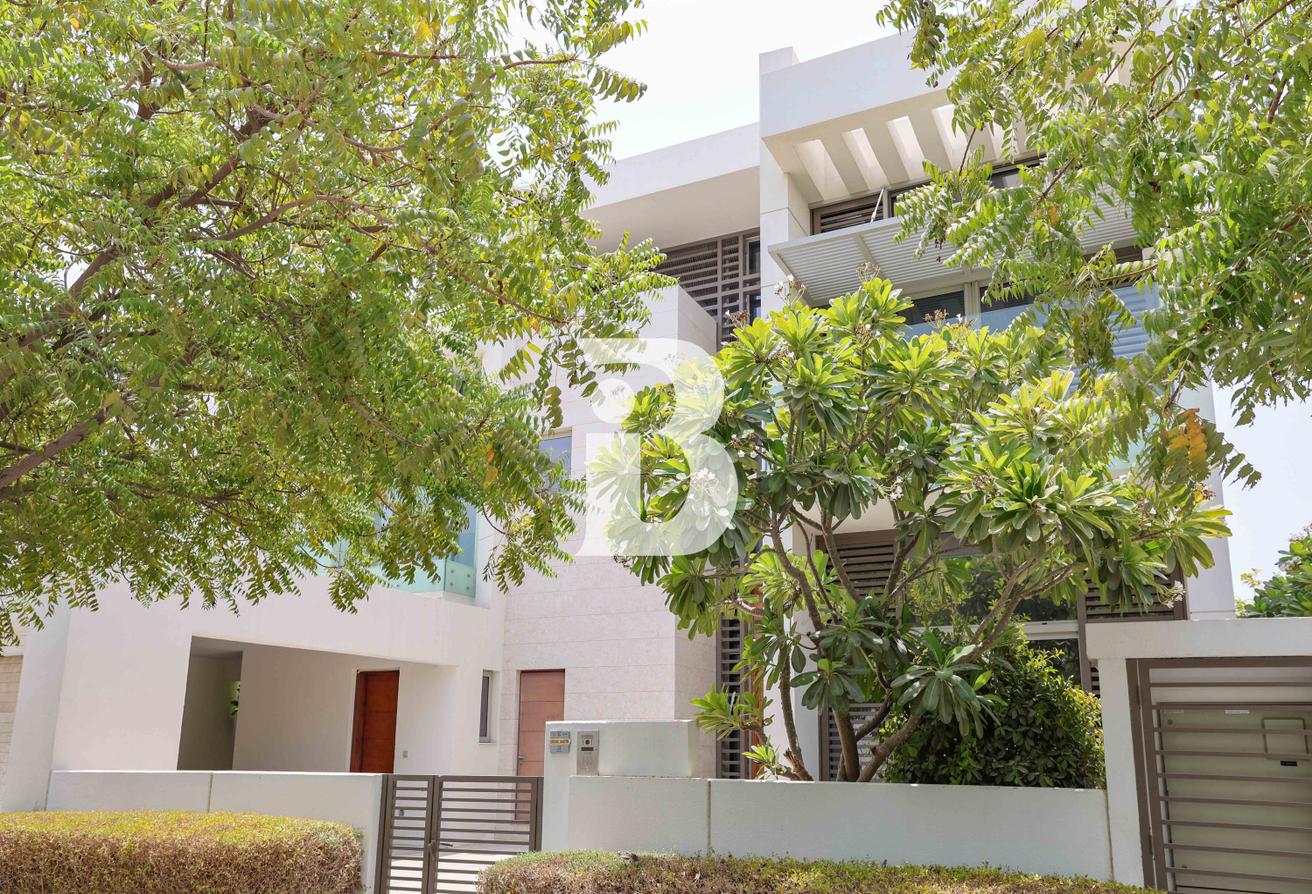 Central Location| Vastu| OPEN FOR OFFERS photo 3