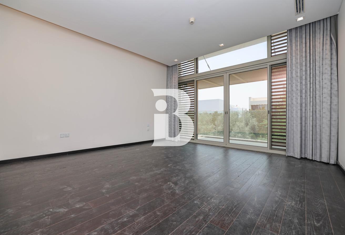 Central Location| Vastu| OPEN FOR OFFERS photo 17
