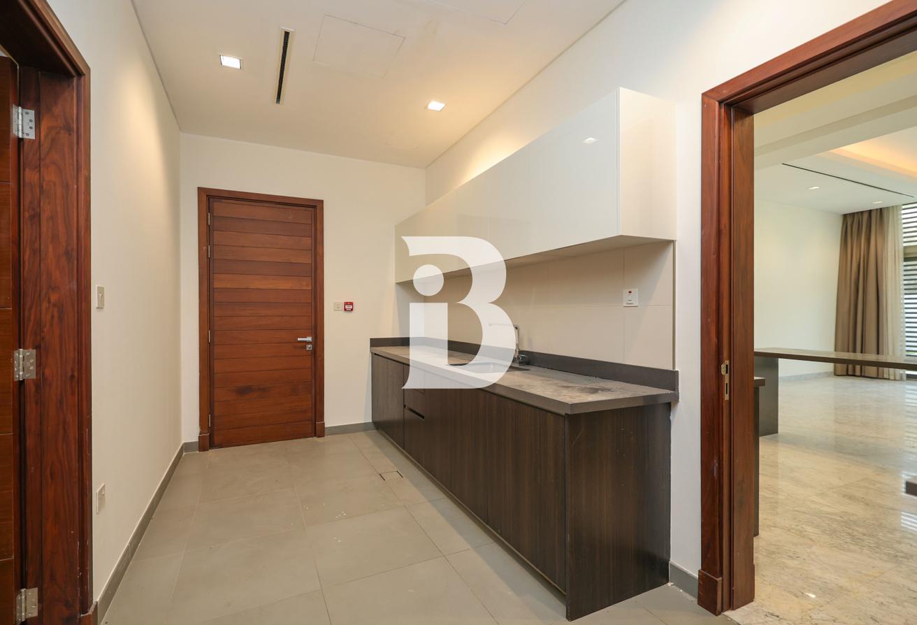 Central Location| Vastu| OPEN FOR OFFERS photo 12