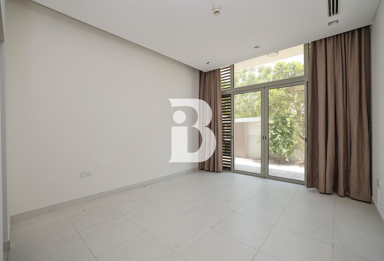 Central Location| Vastu| OPEN FOR OFFERS photo 14
