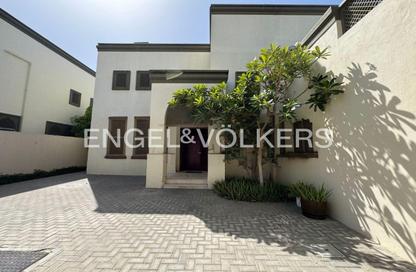 Villa - 3 Bedrooms - 4 Bathrooms for rent in Regional Small - Regional - Jumeirah Park - Dubai