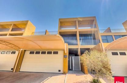 Villa - 4 Bedrooms - 5 Bathrooms for rent in Umm Suqeim 2 Villas - Umm Suqeim 2 - Umm Suqeim - Dubai