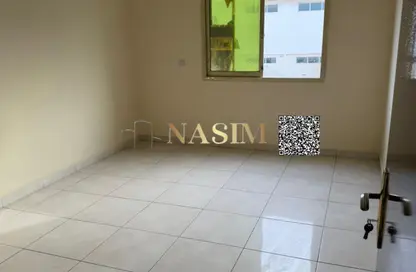 سكن عمال - استوديو - 8 حمامات للايجار في المنطقة الصناعية رقم 17 - المنطقة الصناعية بالشارقة - الشارقة