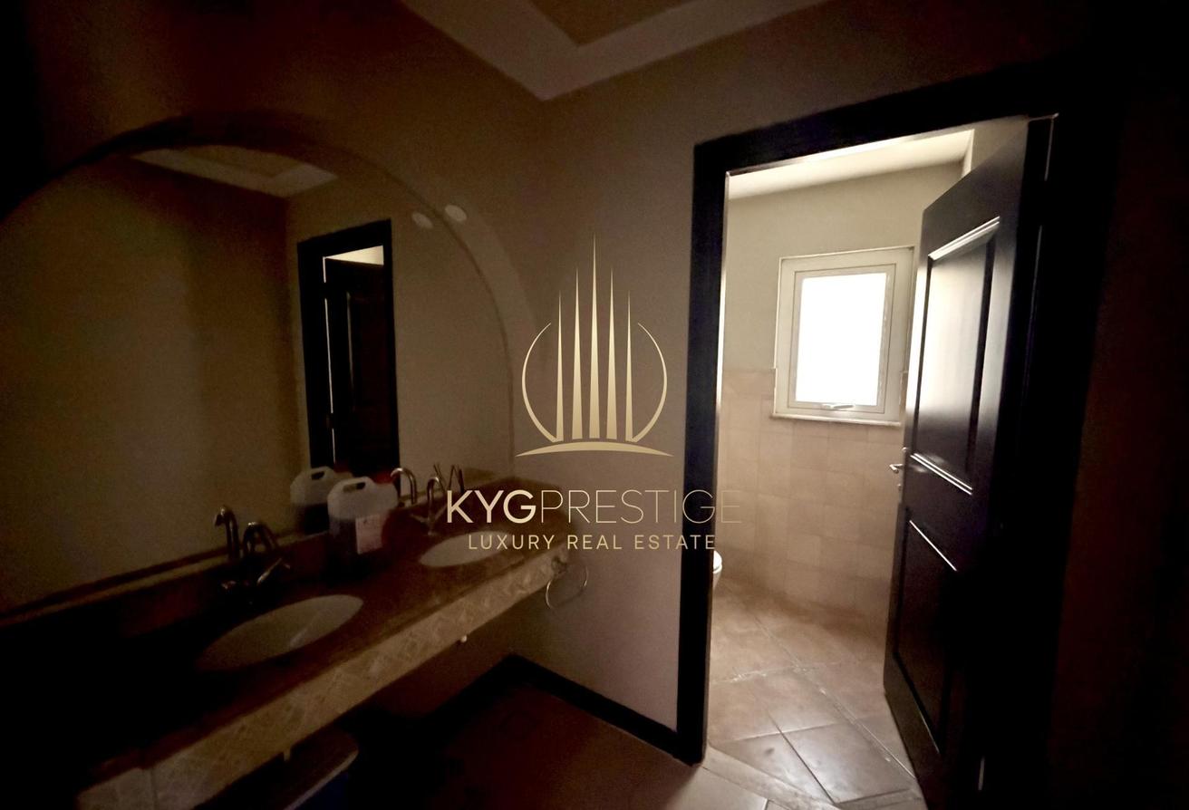 Single Row | Near Entrance | Private Pool photo 15