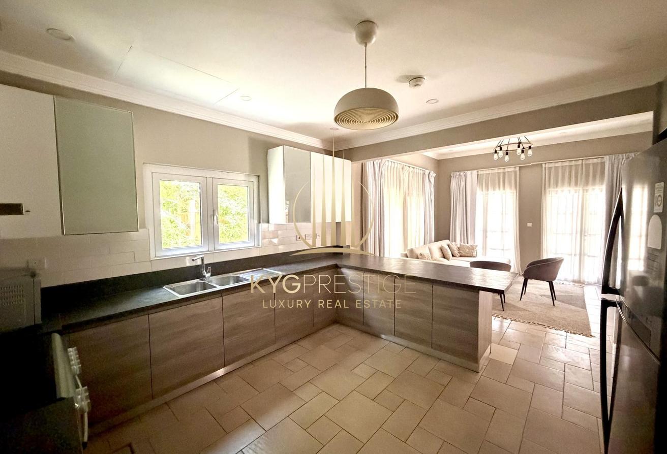 Single Row | Near Entrance | Private Pool photo 12