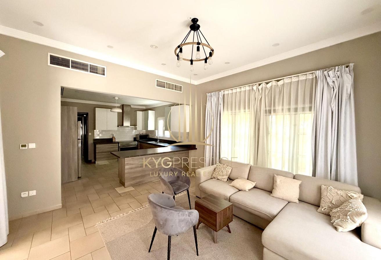 Single Row | Near Entrance | Private Pool photo 10