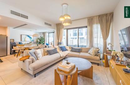 Townhouse - 3 - 4 for sale in Shams Townhouses - Town Square - Dubai