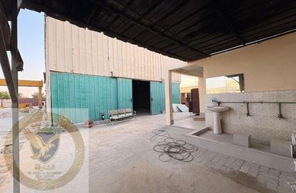 Factory - Studio - 2 Bathrooms for rent in Al Jlail - Al Sajaa - Sharjah