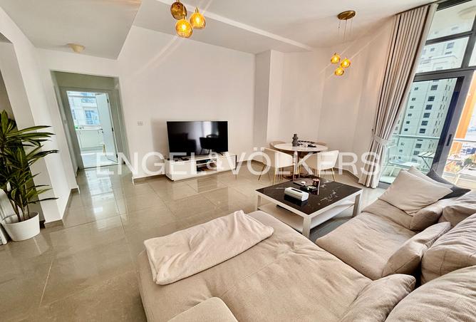 Upgraded & Fully Furnished | Spacious photo 3