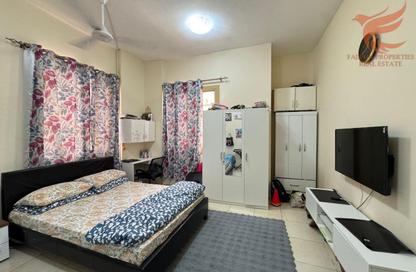 Apartment - 2 Bedrooms - 3 Bathrooms for sale in Building 2 - Yasmin Village - Ras Al Khaimah