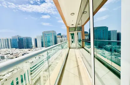 شقة - 3 غرف نوم - 4 حمامات للايجار في يونايتد سكوير - الخالدية - أبوظبي