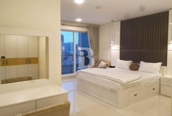 Biggest Layout| Close Kitchen | Discount available photo 3