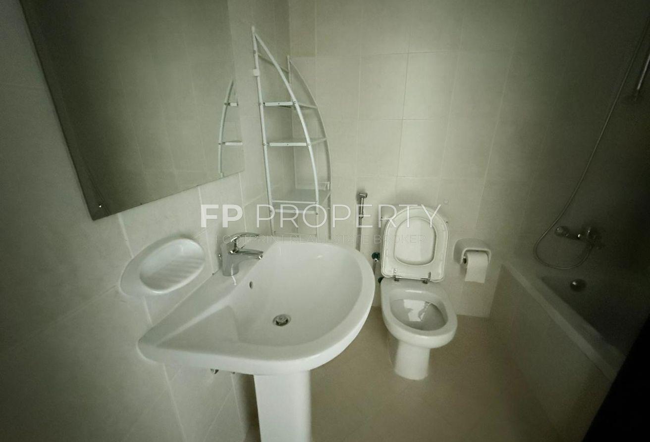 Chiller Free | Golf View | Fully Furnished & Upgra photo 12