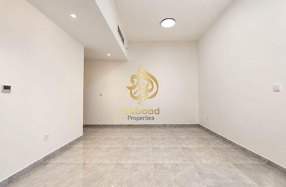Apartment - 1 Bedroom - 2 Bathrooms for rent in Marah Building - International City Phase 2 - Al Warsan 4 - Al Warsan - Dubai Apartment - 1 Bedroom - 2 Bathrooms for rent in Marah Building - International City Phase 2 - Al Warsan 4 - Al Warsan - Dubai