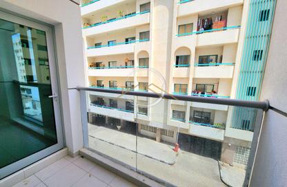 Apartment - 2 Bedrooms - 2 Bathrooms for rent in Bayt Al Muraqqabat 03 - Al Muraqqabat - Deira - Dubai