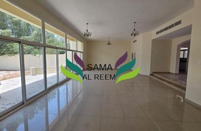 Villa - Studio - 3 Bathrooms for rent in Jumeirah 1 Villas - Jumeirah 1 - Jumeirah - Dubai