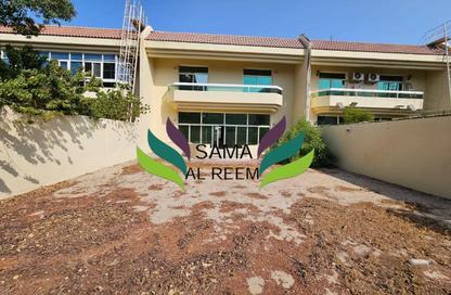 Villa - Studio - 3 for rent in Jumeirah 1 Villas - Jumeirah 1 - Jumeirah - Dubai