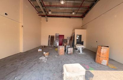 Warehouse - Studio - 1 for rent in Al Sajaa Industrial - Al Sajaa - Sharjah