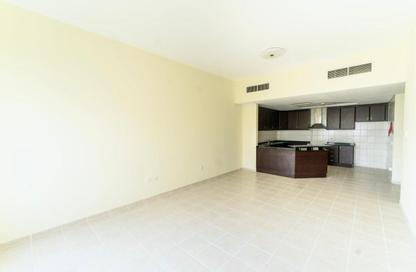 شقة - 2 غرف نوم - 3 حمامات للبيع في مبنى 167 - طراز حديث - ديسكفري جاردنز - دبي