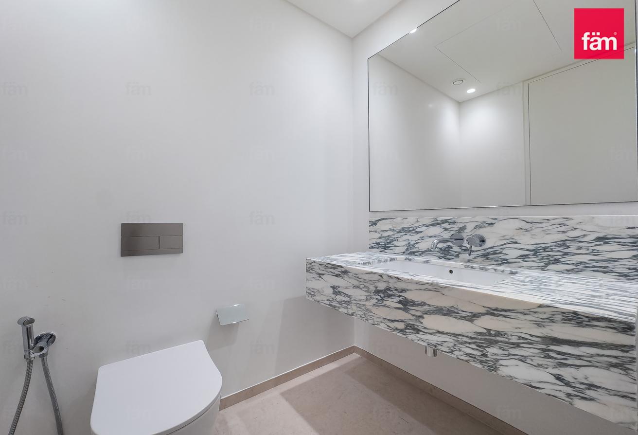 Canal View | Prime Location | Huge Terrace photo 18