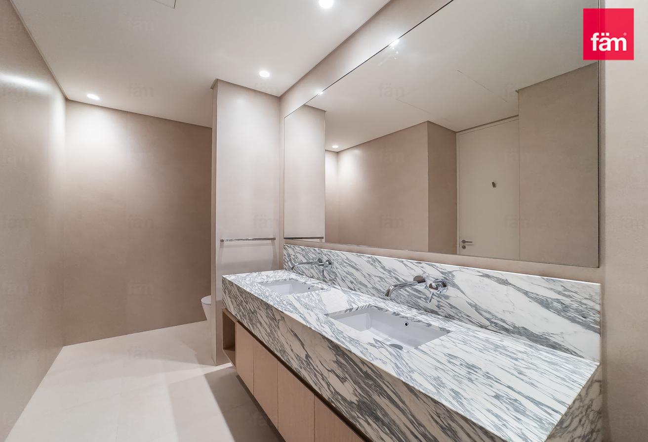 Canal View | Prime Location | Huge Terrace photo 17
