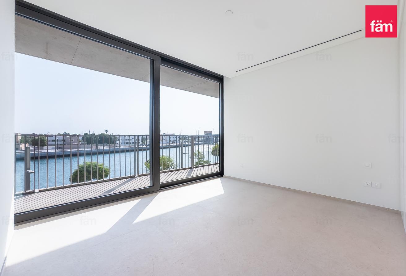 Canal View | Prime Location | Huge Terrace photo 10