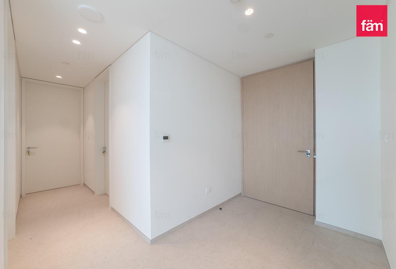 Canal View | Prime Location | Huge Terrace photo 14