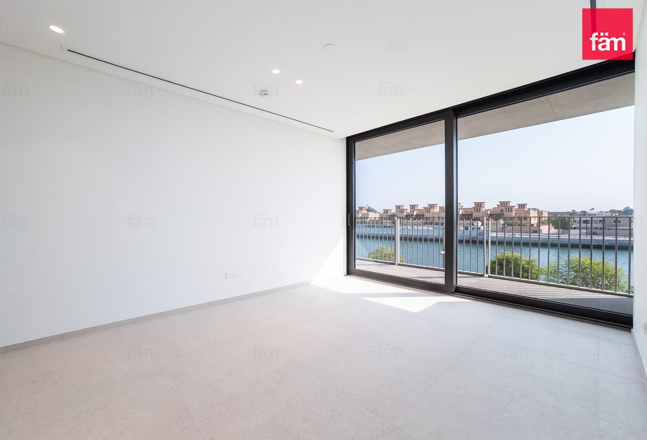 Canal View | Prime Location | Huge Terrace photo 5