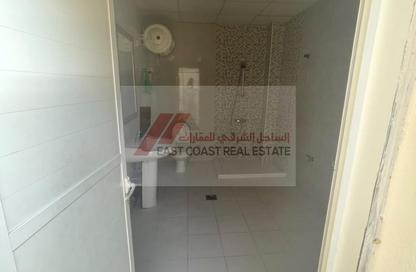 Villa - 2 - 2 for rent in Sheikh Hamad Bin Abdullah St. - Fujairah
