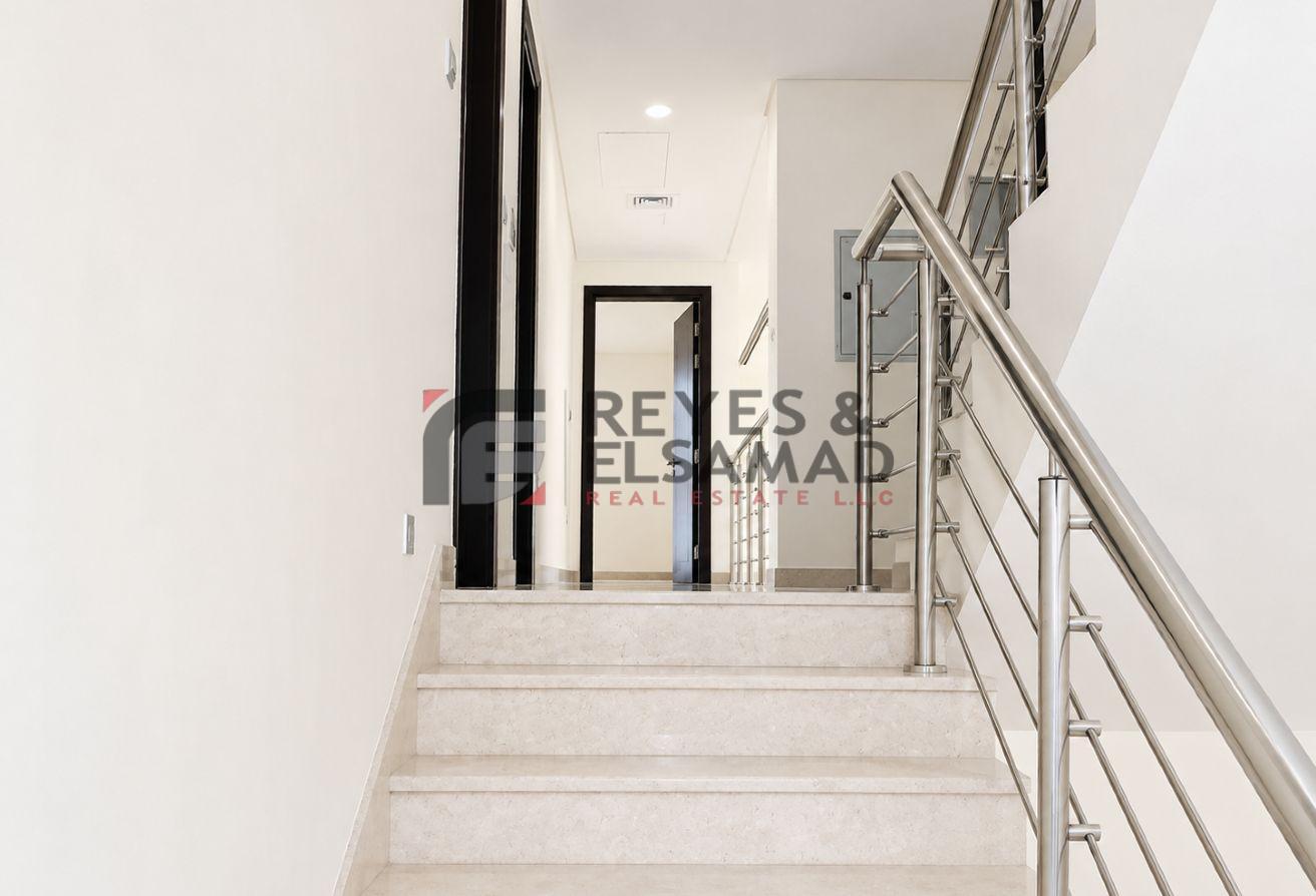 Private Pool | With Study and Maid room I Elevator photo 6